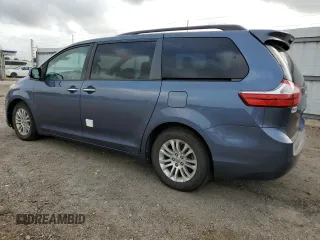 2017 Toyota Sienna XLE Auto Access Seat z VIN 5TDYZ3DC5HS772503, wystawiony jako Copart lot #54207045 z przebiegiem 158 251 mil mil oraz Szkody całkowita. Historia ofert i sprzedaży dostępna na DreamBid. Obrazek 2.