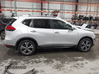 2017 Nissan Rogue SL z VIN 5N1AT2MT8HC784235, wystawiony jako IAAI lot #41549854 z przebiegiem 49 000 mil mil oraz . Historia ofert i sprzedaży dostępna na DreamBid. Obrazek 14.