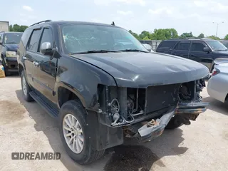 2008 Chevrolet Tahoe 3LT with VIN 1GNFC13088R137897, listed as a IAAI auction lot 42644894 with 256,548 mi miles and . Bid and sale history available at DreamBid. Image 1.