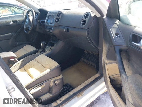 2017 Volkswagen Tiguan Wolfsburg Edition с VIN WVGRV7AX1HK005782, выставлен на аукционе IAAI как лот 41624861 с пробегом 114 660 миль миль и . История ставок и продаж доступна на DreamBid. Изображение 5.
