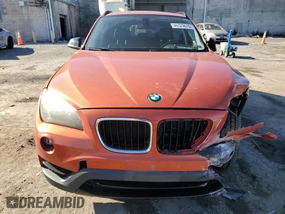 2014 BMW X1 xDrive28i z VIN WBAVL1C56EVR92680, wystawiony jako Copart lot #46323615 z przebiegiem 77 215 mil mil oraz Tytuł czysty. Historia ofert i sprzedaży dostępna na DreamBid. Obrazek 5.