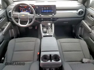 2024 Chevrolet Colorado 2WD LT z VIN 1GCPSCEK6R1146916, wystawiony jako Copart lot #59864225 z przebiegiem Nie podano mil oraz Szkoda całkowita • Salvage title. Historia ofert i sprzedaży dostępna na DreamBid. Obrazek 8.