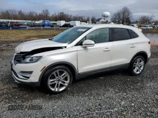 2017 Lincoln MKC Reserve z VIN 5LMTJ3DH4HUL32354, wystawiony jako Copart lot #49152035 z przebiegiem 59 673 mil mil oraz Szkoda całkowita • Salvage title. Historia ofert i sprzedaży dostępna na DreamBid. Obrazek 1.