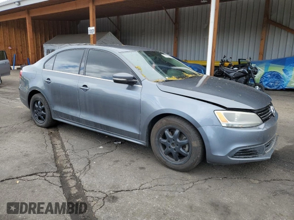 2013 Volkswagen Jetta SE with VIN 3VWDP7AJ0DM402064, listed as a Copart auction lot 55100605 with 177,818 mi miles and Non repairable. Bid and sale history available at DreamBid. Image 4.