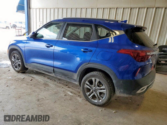 2021 Kia Seltos S z VIN KNDEU2AA7M7227096, wystawiony jako Copart lot #58540325 z przebiegiem 42 322 mil mil oraz Czysty tytuł • Clean title. Historia ofert i sprzedaży dostępna na DreamBid. Obrazek 2.