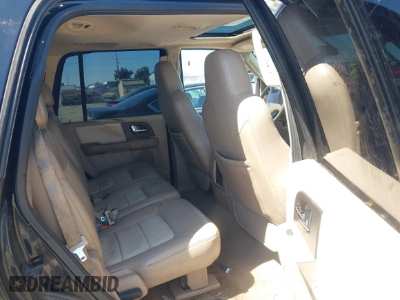 2006 Ford Expedition Eddie Bauer z VIN 1FMFU18536LA72852, wystawiony jako IAAI lot #42837736 z przebiegiem 228 878 mil mil oraz . Historia ofert i sprzedaży dostępna na DreamBid. Obrazek 8.