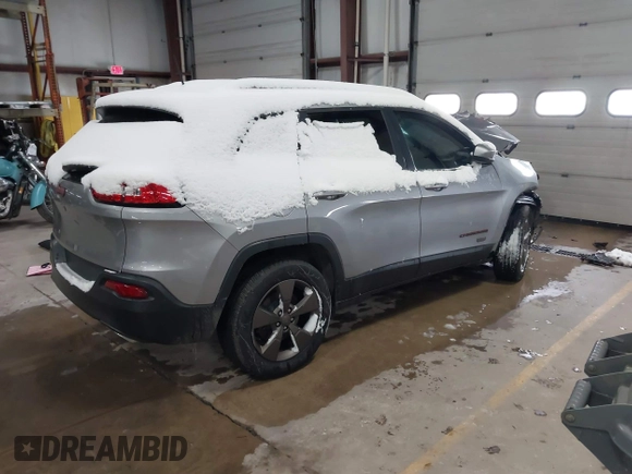 2016 Jeep Cherokee Latitude with VIN 1C4PJMCS6GW321256, listed as a IAAI auction lot 41314789 with 127,951 mi miles. Bid and sale history available at carsss.com. Image 4.