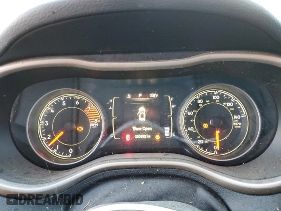 2017 Jeep Cherokee Sport z VIN 1C4PJLAS5HW571702, wystawiony jako Copart lot #81427524 z przebiegiem 220 832 mil mil oraz Czysty tytuł • Clean title. Historia ofert i sprzedaży dostępna na DreamBid. Obrazek 9.