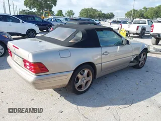 2000 Mercedes-Benz SL 500 z VIN WDBFA68F6YF194611, wystawiony jako IAAI lot #42362699 z przebiegiem 120 647 mil mil oraz . Historia ofert i sprzedaży dostępna na DreamBid. Obrazek 4.