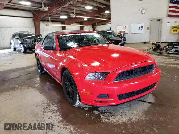 2013 Ford Mustang V6 z VIN 1ZVBP8EM2D5234080, wystawiony jako Copart lot #57939455 z przebiegiem 214 097 mil mil oraz Czysty tytuł • Clean title. Historia ofert i sprzedaży dostępna na DreamBid. Obrazek 13.
