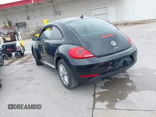 2017 Volkswagen Beetle Fleet z VIN 3VWF17AT4HM626410, wystawiony jako IAAI lot #42275270 z przebiegiem 39 516 mil mil oraz . Historia ofert i sprzedaży dostępna na DreamBid. Obrazek 3.