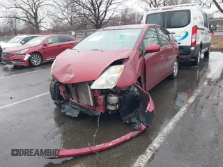 2005 Toyota Prius z VIN JTDKB20U257055663, wystawiony jako IAAI lot #41580381 z przebiegiem 123 032 mil mil oraz . Historia ofert i sprzedaży dostępna na DreamBid. Obrazek 2.