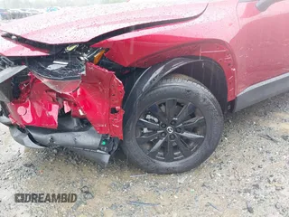 2025 Mazda CX-50 S Premium z VIN 7MMVABDM0SN316774, wystawiony jako IAAI lot #42248268 z przebiegiem 1634 mil mil oraz . Historia ofert i sprzedaży dostępna na DreamBid. Obrazek 6.