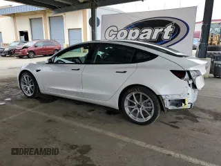 2021 Tesla Model 3 Standard Range Plus z VIN 5YJ3E1EA1MF072130, wystawiony jako Copart lot #53911095 z przebiegiem 35 075 mil mil oraz Szkoda całkowita • Salvage title. Historia ofert i sprzedaży dostępna na DreamBid. Obrazek 2.