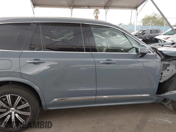 2023 Volvo XC90 Plus z VIN YV4062PN8P1989176, wystawiony jako IAAI lot #41957832 z przebiegiem 27 838 mil mil oraz . Historia ofert i sprzedaży dostępna na DreamBid. Obrazek 13.