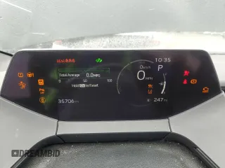 2023 Toyota Prius LE z VIN JTDACAAU5P3007571, wystawiony jako Copart lot #58831845 z przebiegiem 35 706 mil mil oraz Czysty tytuł • Clean title. Historia ofert i sprzedaży dostępna na DreamBid. Obrazek 9.