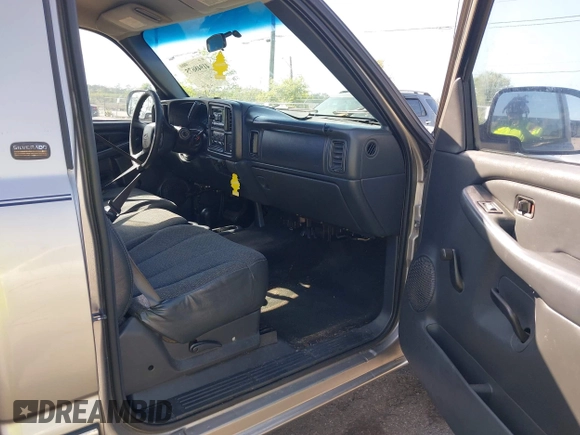 2002 Chevrolet Silverado 1500 LS with VIN 1GCEK14T72Z240266, listed as a IAAI auction lot 41948675 with 1 mi miles. Bid and sale history available at carsss.com. Image 5.