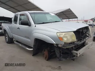 2006 Toyota Tacoma PreRunner z VIN 5TETU62N16Z184435, wystawiony jako IAAI lot #42373601 z przebiegiem 249 324 mil mil oraz . Historia ofert i sprzedaży dostępna na DreamBid. Obrazek 1.