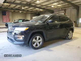 2019 Jeep Compass Latitude z VIN 3C4NJDBB7KT755290, wystawiony jako Copart lot #62025515 z przebiegiem 30 340 mil mil oraz Szkoda całkowita • Salvage title. Historia ofert i sprzedaży dostępna na DreamBid. Obrazek 1.