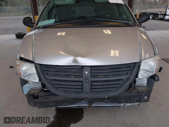 2005 Dodge Caravan SE with VIN 1D4GP24R85B351591, listed as a IAAI auction lot 41949337 with 130,821 mi miles and . Bid and sale history available at DreamBid. Image 6.