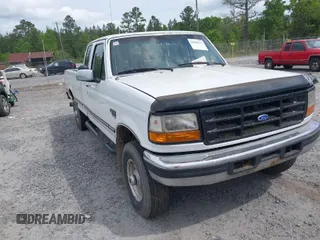 1997 Ford F-250 HD with VIN 1FTHX26F5VEA27372, listed as a IAAI auction lot 42080337 with 263,248 mi miles. Bid and sale history available at carsss.com. Image 1.