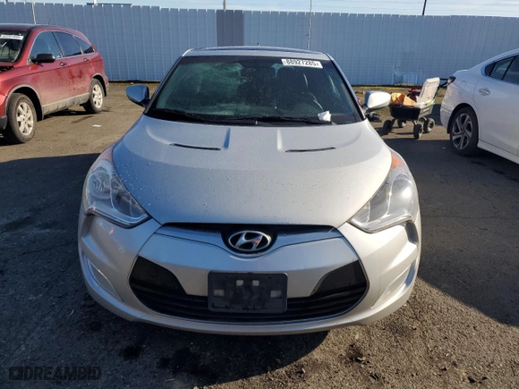 2013 Hyundai Veloster w/Black Int with VIN KMHTC6AD7DU086250, listed as a Copart auction lot 88927285 with 171,779 mi miles and Clean Title. Bid and sale history available at carsss.com. Image 5.