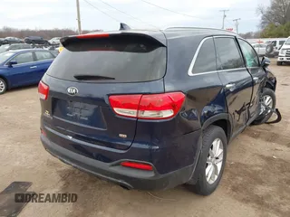 2016 Kia Sorento LX with VIN 5XYPG4A35GG115952, listed as a IAAI auction lot 41868467 with 96,000 mi miles. Bid and sale history available at carsss.com. Image 4.