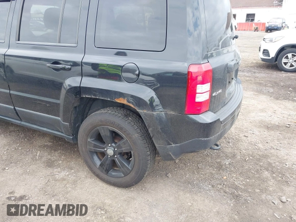 2011 Jeep Patriot Sport with VIN 1J4NF1GB5BD188117, listed as a IAAI auction lot 42146826 with 142,760 mi miles. Bid and sale history available at carsss.com. Image 3.