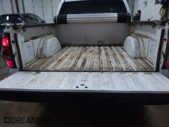 2005 Chevrolet Silverado 1500 LT with VIN 2GCEK13T651359294, listed as a IAAI auction lot 41863789 with 174,291 mi miles and . Bid and sale history available at DreamBid. Image 18.