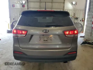 2017 Kia Sorento LX z VIN 5XYPGDA33HG293392, wystawiony jako Copart lot #62642604 z przebiegiem 73 242 mil mil oraz Szkoda całkowita • Salvage title. Historia ofert i sprzedaży dostępna na DreamBid. Obrazek 6.