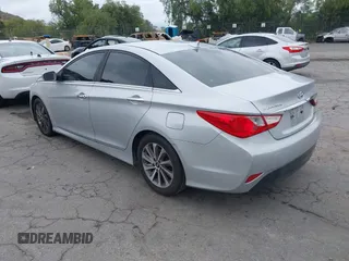 2014 Hyundai Sonata SE with VIN 5NPEC4AC3EH882711, listed as a IAAI auction lot 42192424 with 189,279 mi miles and . Bid and sale history available at DreamBid. Image 3.