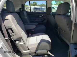 2018 Chevrolet Traverse LT Cloth with VIN 1GNERGKW6JJ253977, listed as a Copart auction lot 48542793 with 94,729 mi miles. Bid and sale history available at carsss.com. Image 11.
