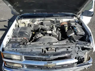 1996 Chevrolet Tahoe with VIN 3GNEK18RXTG149158, listed as a Copart auction lot 48880075 with 157,839 mi miles and Salvage Title. Bid and sale history available at carsss.com. Image 12.
