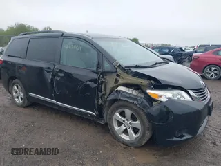 2017 Toyota Sienna LE Auto Access Seat с VIN 5TDKZ3DC0HS856654, выставлен на аукционе IAAI как лот 42209969 с пробегом 101 331 миль миль и . История ставок и продаж доступна на DreamBid. Изображение 1.