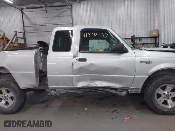 2005 Ford Ranger XL with VIN 1FTZR15E85PA45404, listed as a IAAI auction lot 41542137 with 1 mi miles. Bid and sale history available at carsss.com. Image 14.