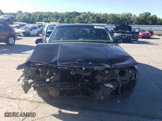 1997 Lincoln Town Car Signature with VIN 1LNLM82W0VY755395, listed as a Copart auction lot 60832324 with 143,323 mi miles and Salvage Title. Bid and sale history available at carsss.com. Image 5.