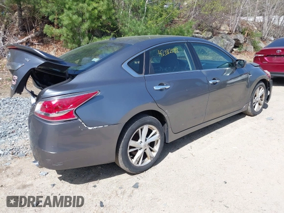 2014 Nissan Altima 2.5 S with VIN 1N4AL3AP5EC104858, listed as a IAAI auction lot 42082088 with 197,853 mi miles. Bid and sale history available at carsss.com. Image 4.