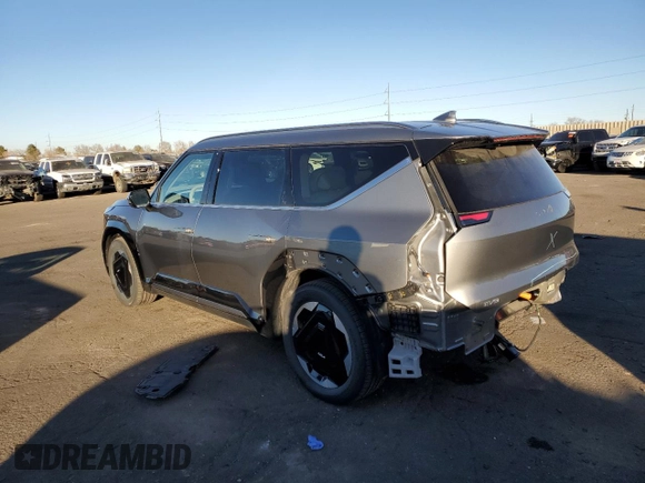 2024 Kia EV9 Land with VIN KNDADFS56R6044843, listed as a Copart auction lot 82822874 with 3,081 mi miles and Salvage Title. Bid and sale history available at carsss.com. Image 2.