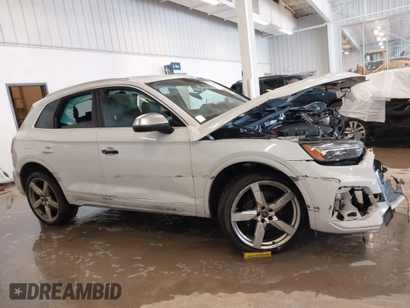 2022 Audi SQ5 Premium Plus with VIN WA1B4AFY5N2043366, listed as a IAAI auction lot 41528425 with 1 mi miles. Bid and sale history available at carsss.com. Image 12.