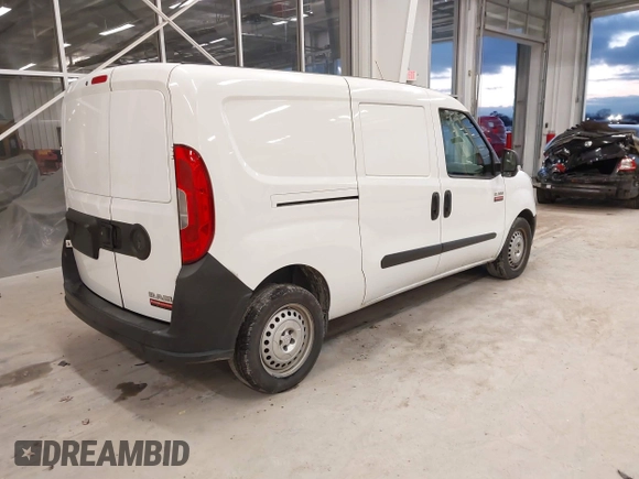 2019 Ram ProMaster City Cargo Tradesman z VIN ZFBHRFAB6K6N87710, wystawiony jako IAAI lot #41124995 z przebiegiem 201 012 mil mil oraz . Historia ofert i sprzedaży dostępna na DreamBid. Obrazek 4.