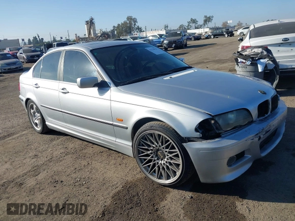 2001 BMW 3 Series 330i with VIN WBAAV53481JS96119, listed as a IAAI auction lot 41170028 with 244,973 mi miles. Bid and sale history available at carsss.com. Image 1.
