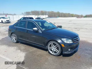 2008 Mercedes-Benz C 350 Sport z VIN WDDGF56X18F051990, wystawiony jako IAAI lot #41958913 z przebiegiem 209 329 mil mil oraz . Historia ofert i sprzedaży dostępna na DreamBid. Obrazek 1.