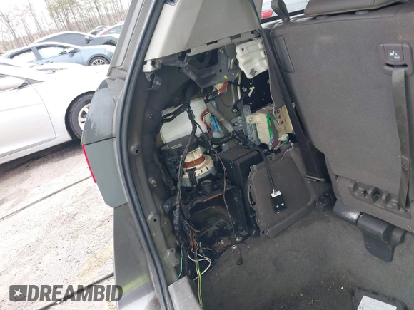 2014 Honda Odyssey Touring with VIN 5FNRL5H94EB020257, listed as a IAAI auction lot 41924245 with 204,526 mi miles and . Bid and sale history available at DreamBid. Image 6.