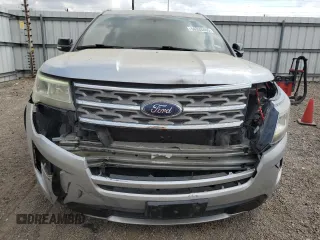 2018 Ford Explorer XLT z VIN 1FM5K7D85JGA54665, wystawiony jako Copart lot #50333465 z przebiegiem 59 877 mil mil oraz Szkoda całkowita • Salvage title. Historia ofert i sprzedaży dostępna na DreamBid. Obrazek 5.