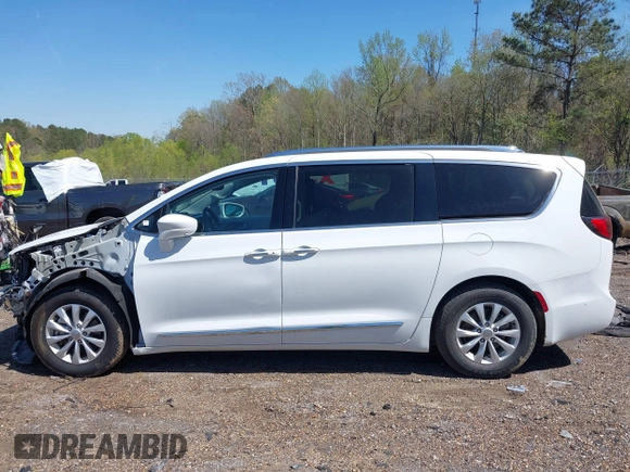 2018 Chrysler Pacifica Touring L Plus с VIN 2C4RC1EG9JR131199, выставлен на аукционе IAAI как лот 41866059 с пробегом 36 686 миль миль и . История ставок и продаж доступна на DreamBid. Изображение 15.