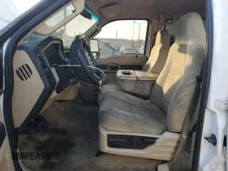2008 Ford F-250 XL with VIN 1FTSW20R08EA97071, listed as a Copart auction lot 88323855 with 276,651 mi miles and Clean title. Bid and sale history available at DreamBid. Image 7.