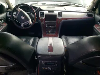 2007 Cadillac Escalade z VIN 1GYEC63857R355604, wystawiony jako Copart lot #47065715 z przebiegiem 199 631 mil mil oraz Szkoda całkowita • Salvage title. Historia ofert i sprzedaży dostępna na DreamBid. Obrazek 8.
