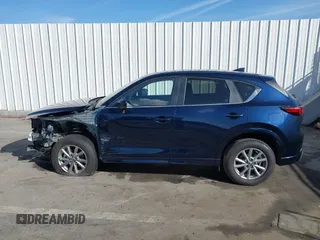 2025 Mazda CX-5 2.5 S Preferred Package with VIN JM3KFBCL0S0592986, listed as a IAAI auction lot 41721362 with 972 mi miles. Bid and sale history available at carsss.com. Image 15.