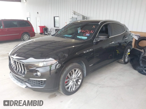 2019 Maserati Levante GranLusso z VIN ZN661XUL4KX321570, wystawiony jako IAAI lot #41603682 z przebiegiem 120 085 mil mil oraz . Historia ofert i sprzedaży dostępna na DreamBid. Obrazek 2.