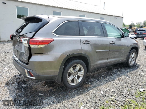 2018 Toyota Highlander Limited with VIN 5TDDZRFH9JS817037, listed as a Copart auction lot 60607945 with 101,624 mi miles and Salvage title. Bid and sale history available at DreamBid. Image 3.